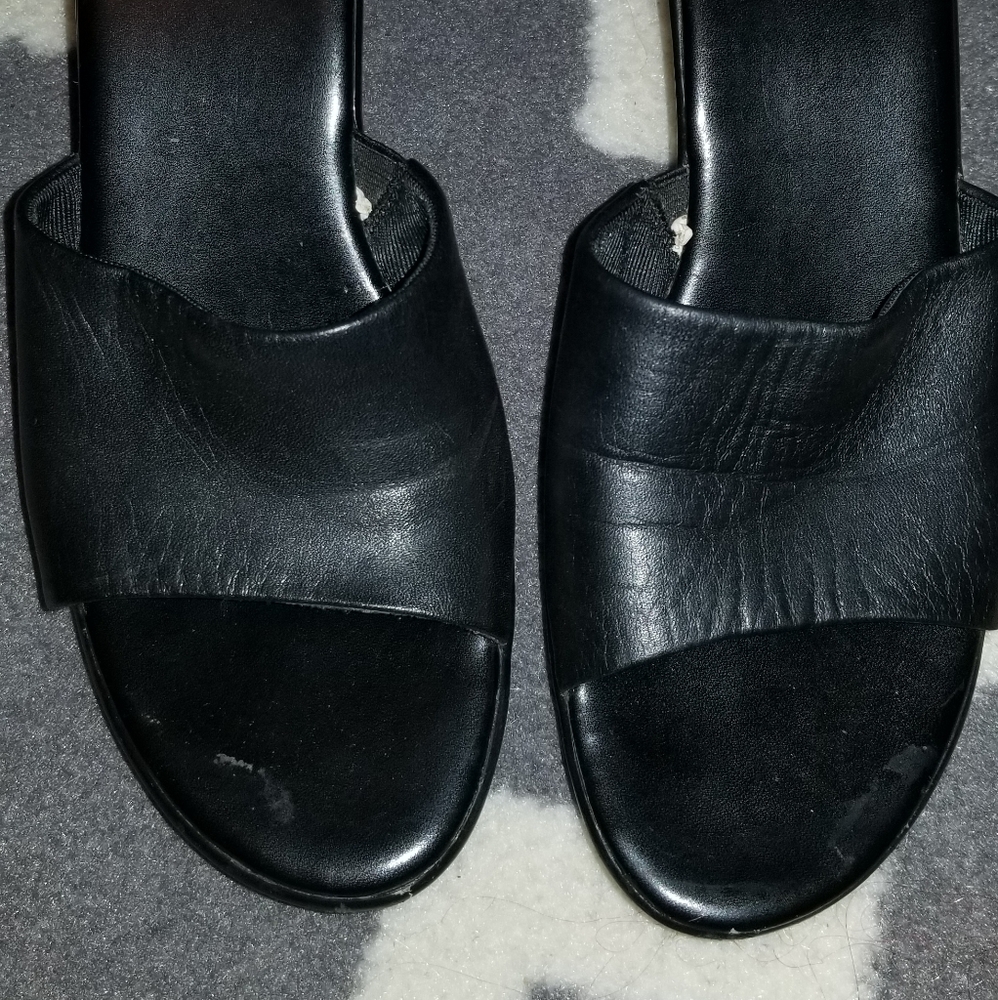 Merona black wedge size 5.